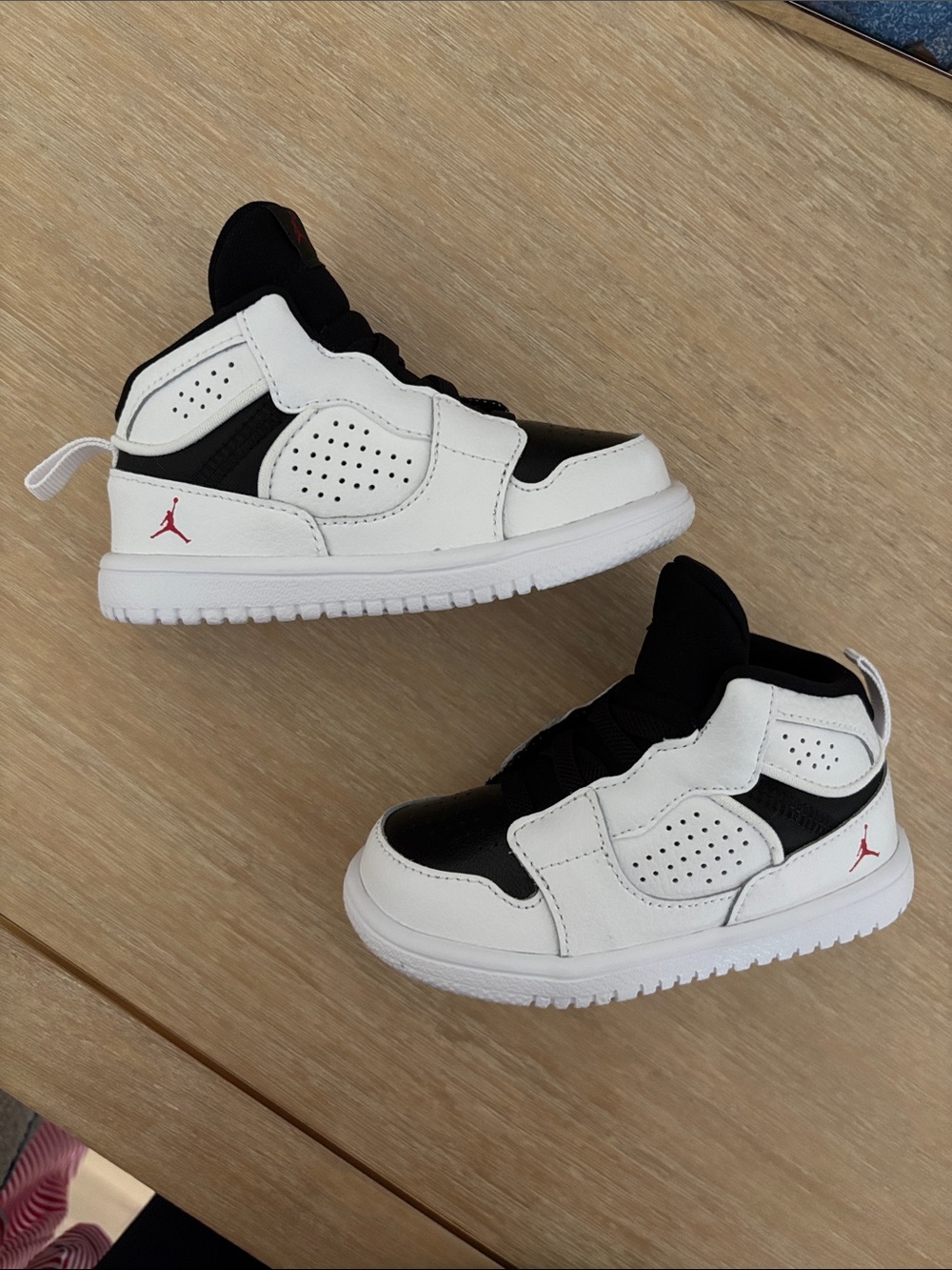 NWOT!! Toddler Nike air Jordan Velcro mid tops. White black combo. Size 7